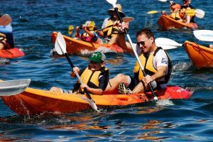 Chèo Kayak vịnh Lan Hạ