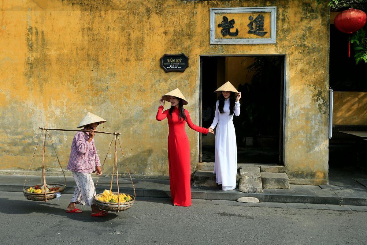 Kết nối con người trong tour du lịch Việt Nam