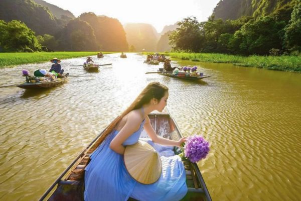 Tràng An - Tour Xuyên Việt Khởi Hành Từ Hà Nội 19 Ngày