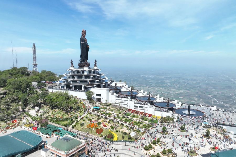 Tượng phật Tây Bổ Sư Đà - Tour du lịch miền Tây Núi Bà Đen