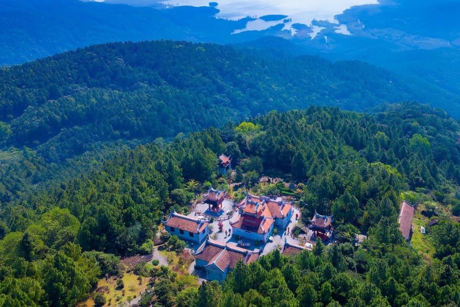 Kinh Nghiệm Du Lịch Chùa Hương Tích Không Thể Bỏ Lỡ - Bí Quyết Cho Chuyến Đi Đầy Ý Nghĩa