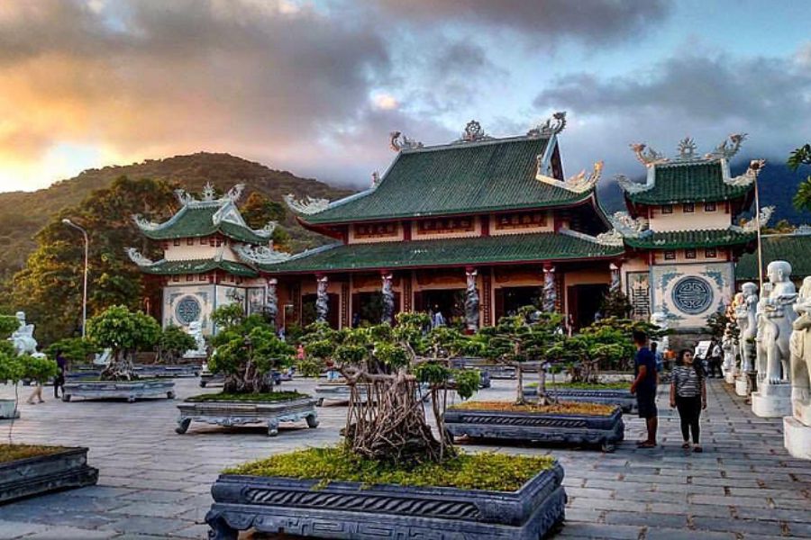 Hướng Dẫn Tham Quan Chùa Non Nước Chi Tiết Và An Toàn