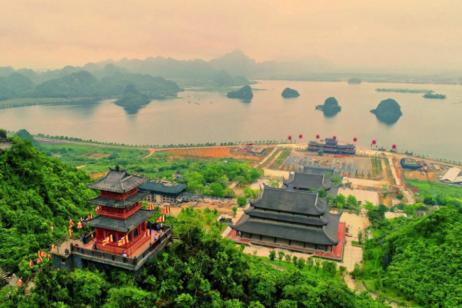 Khám Phá Chùa Tam Chúc: Điểm Nhấn, Thời Gian Đẹp Nhất & Hướng Dẫn Tham Quan