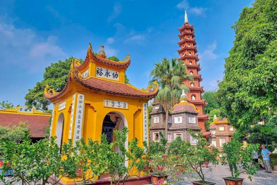 Lịch sử Chùa Trấn Quốc gắn bó thế nào với các triều đại hào hùng