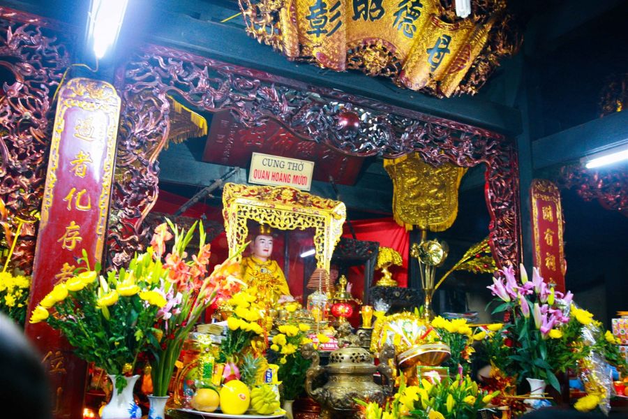 Hành Hương Đền Ông Hoàng Mười: Lịch Sử, Nghi Lễ Cầu Lộc & Kinh Nghiệm Tham Quan