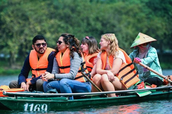 Du ngoạn Tràng An