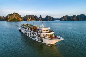Du thuyền Hạ Long