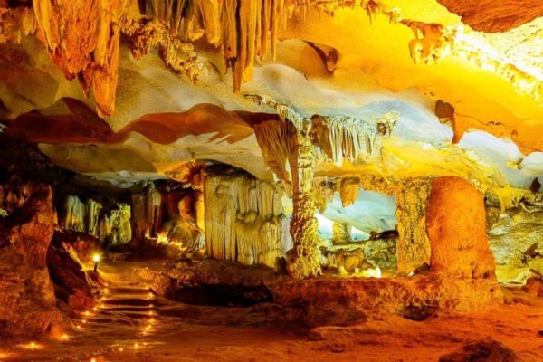 Hang động Hạ Long