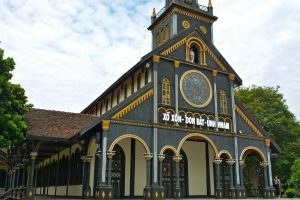 Nhà thờ gỗ Kon Tum