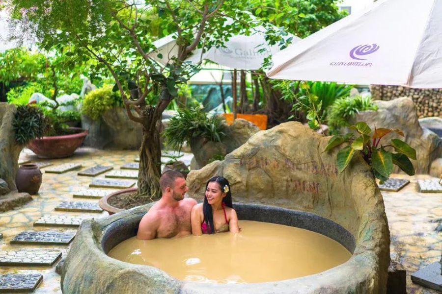Tắm bùn khoáng Nha Trang