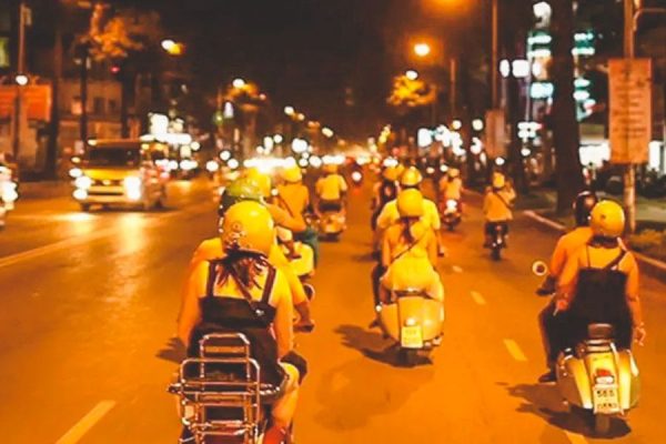 Tour Vespa by night